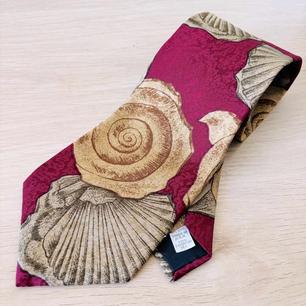 Oscar De all Renta‎ Conch Seashell Tie Red and Gold Seashell Patterned Tie